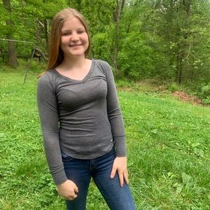 SUPER soft and comfy hollister top!!